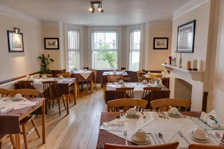 The Sportsview Guest House Отели рядом с достопримечательностью «Коллекция музыкальных инструментов Бэйта»