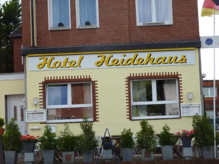 Hotel Heidehaus Отели в г. Менхенгладбах