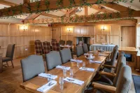 The Red Lion & Manor House