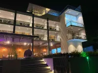 Mazarine Surf Suites Hiriketiya