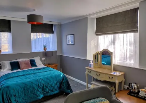 Bluebird Lodge
