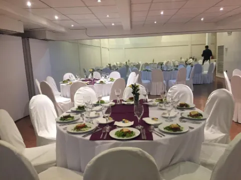 Hotel Nippon y Centro de Eventos Отели рядом с достопримечательностью «Парк Форесталь»