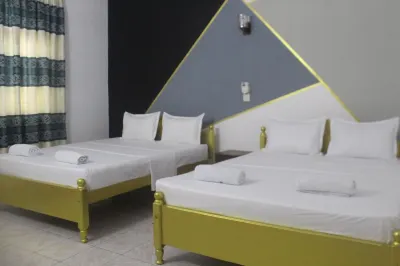 Shon Villa Hotels near Dutch Canal