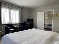 Villa Hotel (Adults Only)