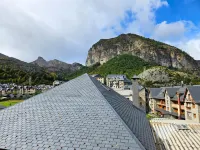 Apartamentos 3000 Escarrilla Hotels in Escarrilla