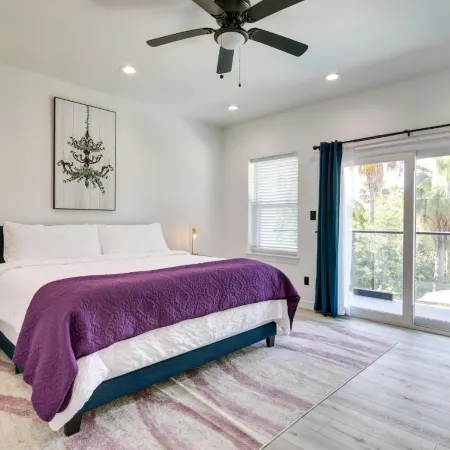 South Padre Island Retreat: Private Pool!