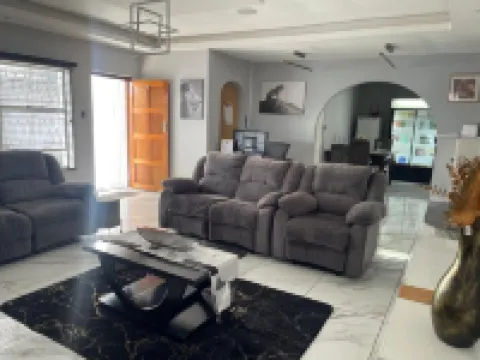 Semeni Asante Guesthouse Getaway