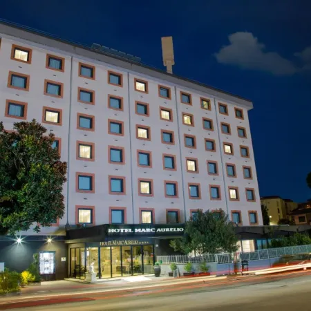Hotel Marc'Aurelio S.r.l. Отели рядом с достопримечательностью «Вилла Карпенья»