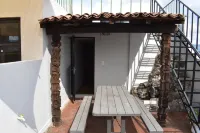 El Suburbio - Serapio Rendon