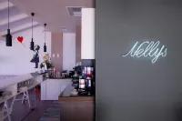 Nelly's Apartments - bar
