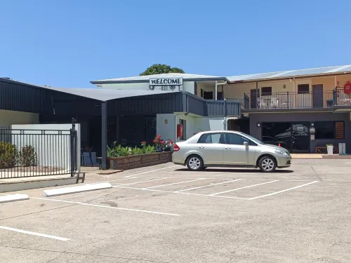 Summit Motel