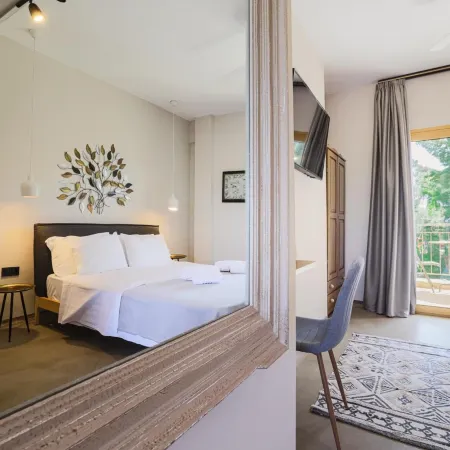 Pefkon Suites