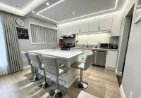 Bright&Modern Space Perfect for couple and Family Step to public transit in Toronto - 3 Yıldız