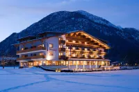 Hotel Bergland Hotels in Maurach