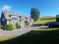 3 Bed Barn - Sleeps up to 6 - Parking - Wifi Hotels in Hawkshead