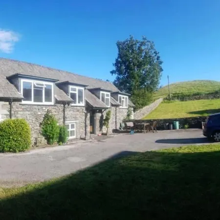 3 Bed Barn - Sleeps up to 6 - Parking - Wifi