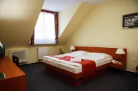 Lipa Hotel es Etterem