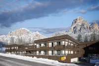 Movi Family Apart-Hotel Hotels near Adventure Park Calfosch