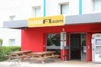 Hotelf1 Orange Centre Echangeur A7 A9 Các khách sạn ở Orange