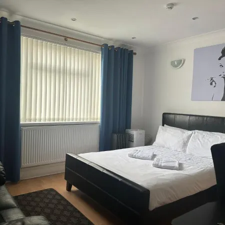 3 Luxury En-suite Bedrooms
