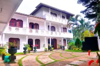 Power Zone Guest House Hotels in Galagedara