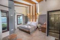 Trizonia Bay Hotel - Pools