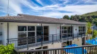 The Captains Motel Hotels in Russell