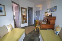 Captain's - 4-Star