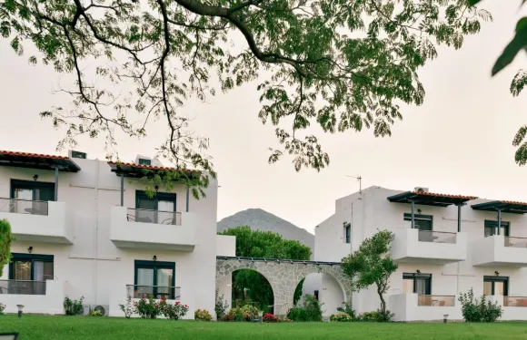 薩莫色雷斯海灘公寓及套房酒店