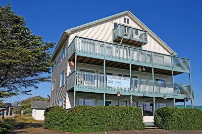 Maris Stella Inn Hotels near Creative Light Gallery