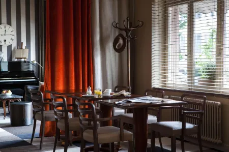 Logis Hôtel Beauséjour Colmar Отели в г. Бишвир