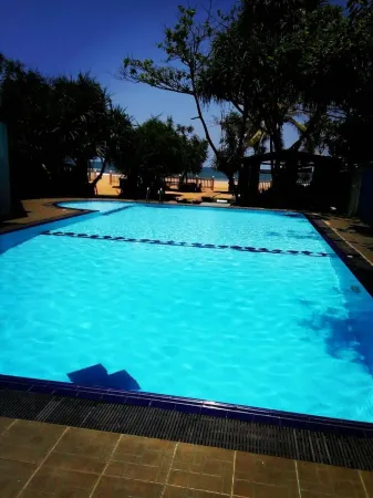 Green Shadows Beach Hotel