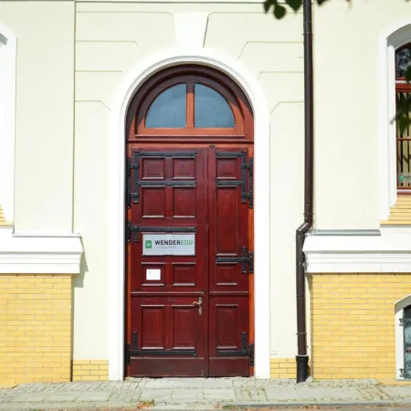 Wenderedu Business Center Отели рядом с достопримечательностью «Олимпийский стадион Вроцлава»