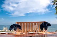 Cliff House Inn Hotels in Ventura