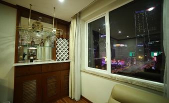 Sunny Hotel 1