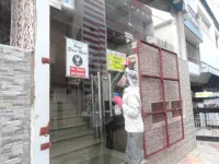 Hotel Bleue Mont Các khách sạn gần Kabir Chaura Math