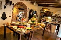B&B Relais Cascina Al Campaccio فنادق في Angera