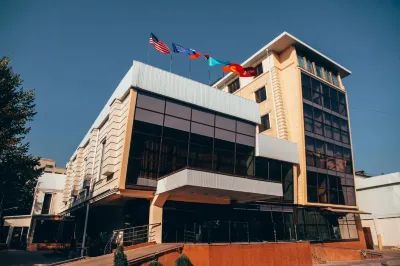 City Hotel Bishkek Hotel di 