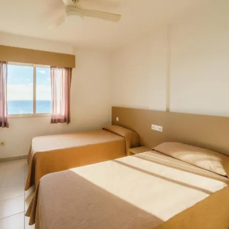 Apartamentos El Faro by Mc