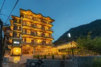 The Social Stays Manali - Parvekkeita