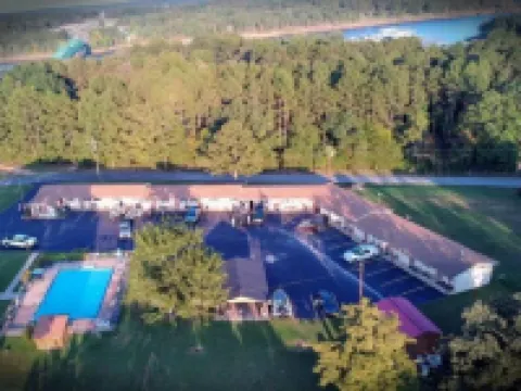 Sportsman's Lodge Hotels in Cleburne County