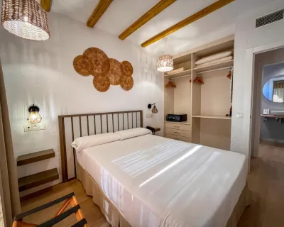 Apartahotel la Espadaña Hotels near Puerta de la Villa