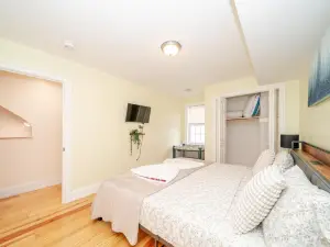 39 - 3Br Quincy - Stunning Townhouse Near Adams
