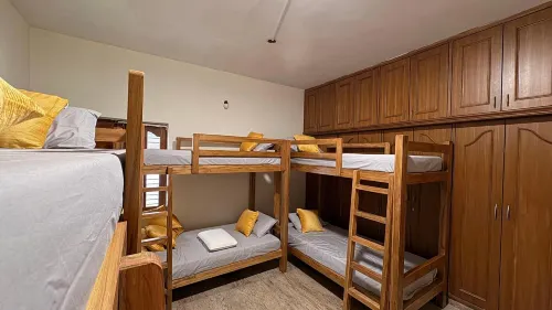 Nirvana Backpackers - Nhà nghỉ