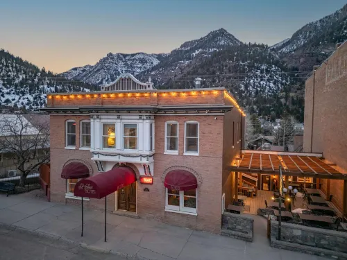 St. Elmo Hotel