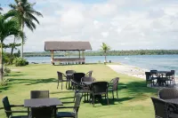Ocean 101 Beach Resort - bar