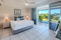 Lagoon Beachfront Lodge 005 on Hamilton Island by HamoRent