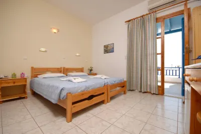 Hotel Zeus Hotels near Kastro