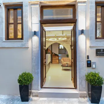 Erotokritos City Luxury Suites