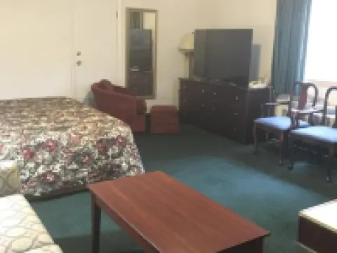 Rapids Inn & Suites Hotels in Wisconsin Rapids